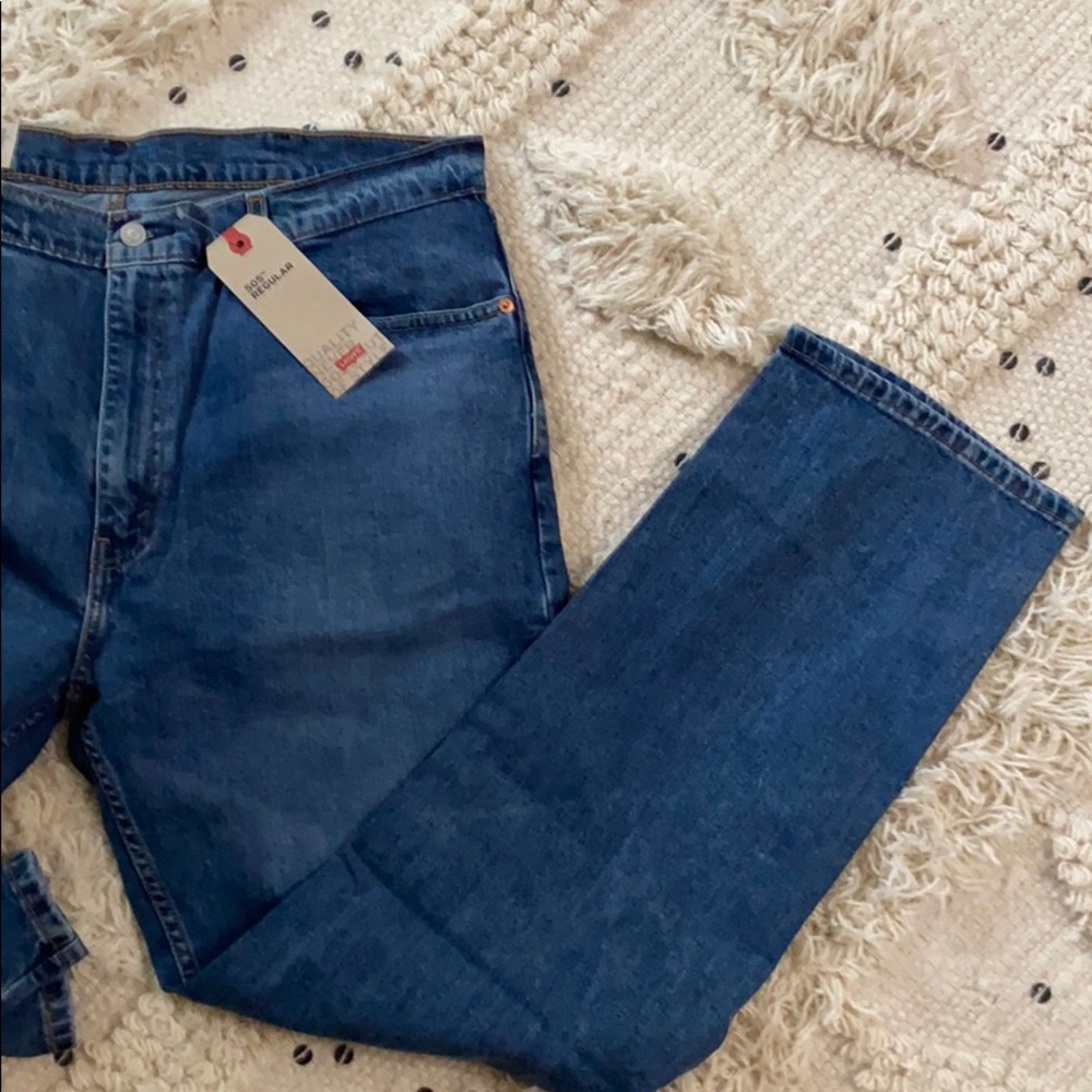 Levis - Picture 5 of 5
